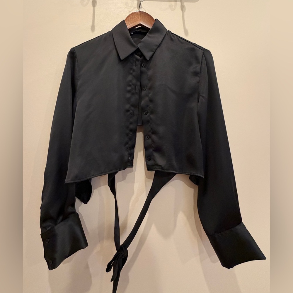 Zara - Black Button-Down Crop Shirt